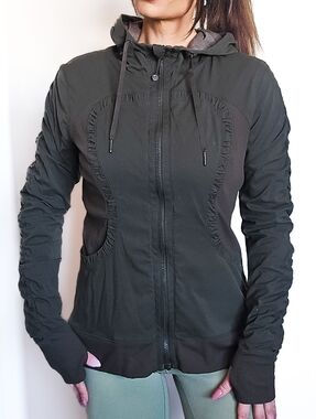 Lululemon Reversible Hooded Jacket Olive & Brown Zip Up Size 8 Spring Running